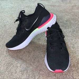 Nike Epic React Flyknit 2